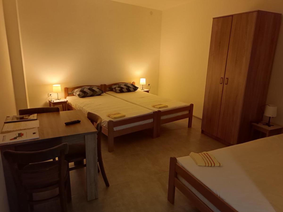 Adamovic Apartment Pirot Ngoại thất bức ảnh